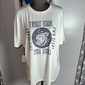 Boot Barn “Trust Your Own Heart” T Shirt SZ XL